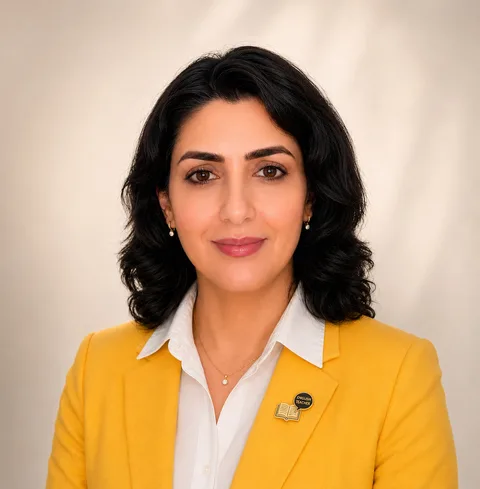 Samira Zahmatkesh, online English 講師