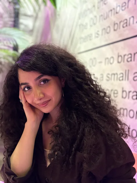 Rozhan Hosseini, online English tutor