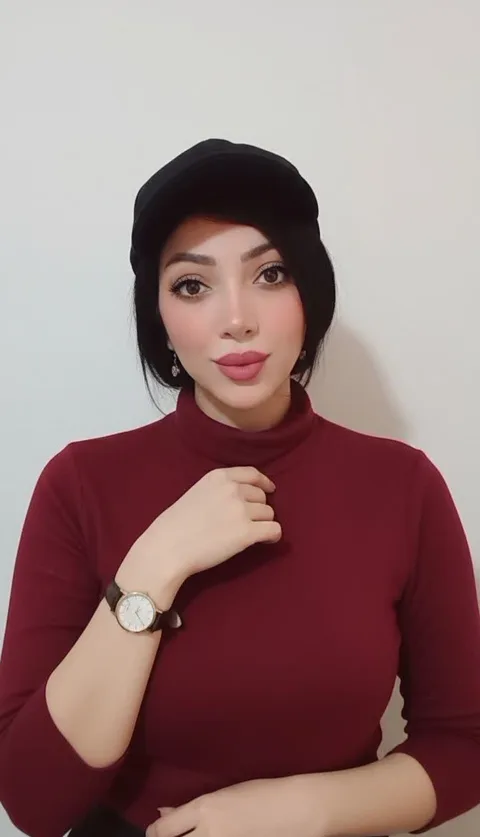 Mina Rahravi, online English Tutor