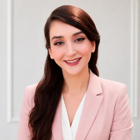 Romina Ehsani, online English tutor