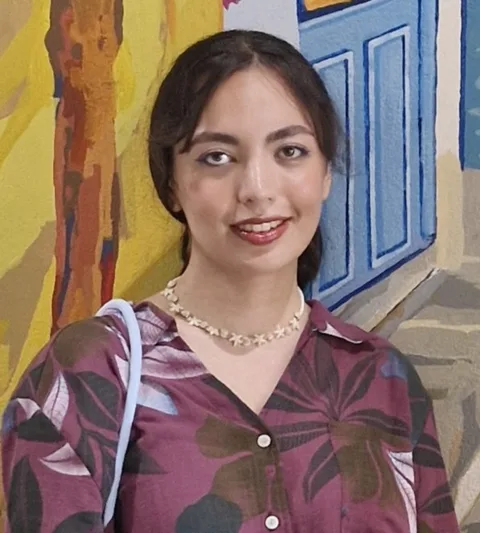 Ghazal Taheripour, online English 講師