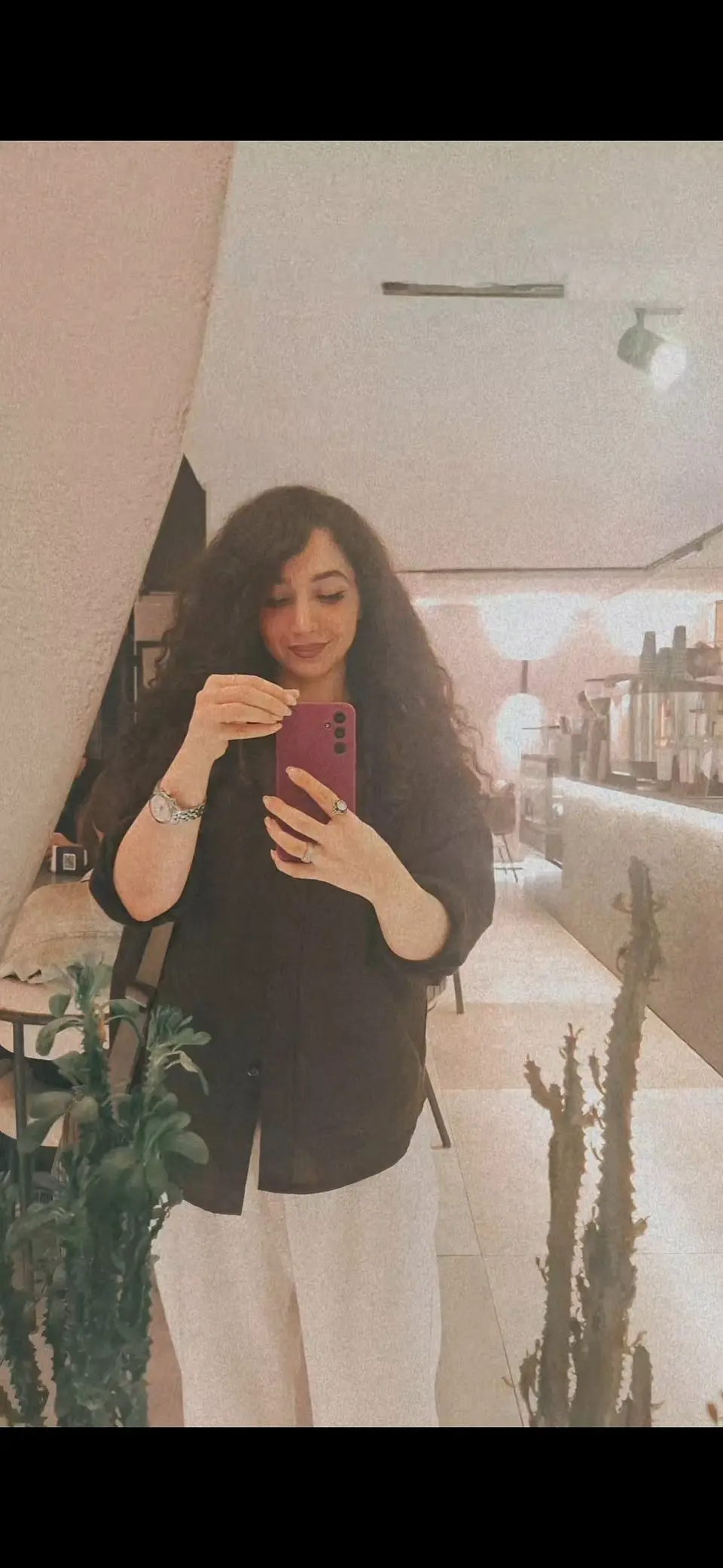Rozhan Hosseini