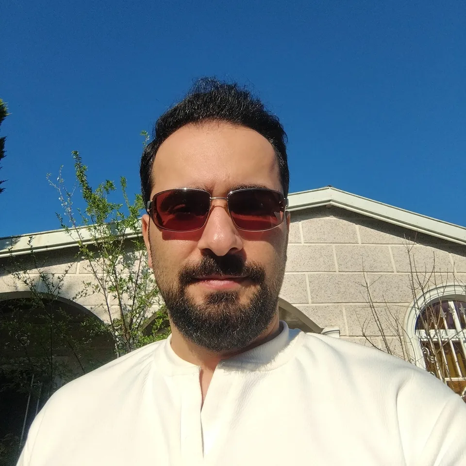 Hamzeh Azarnava