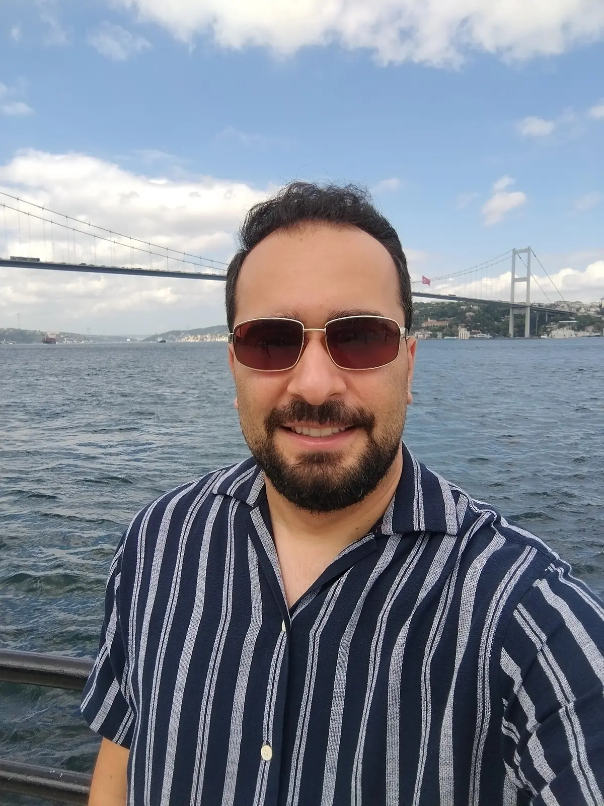 Hamzeh Azarnava