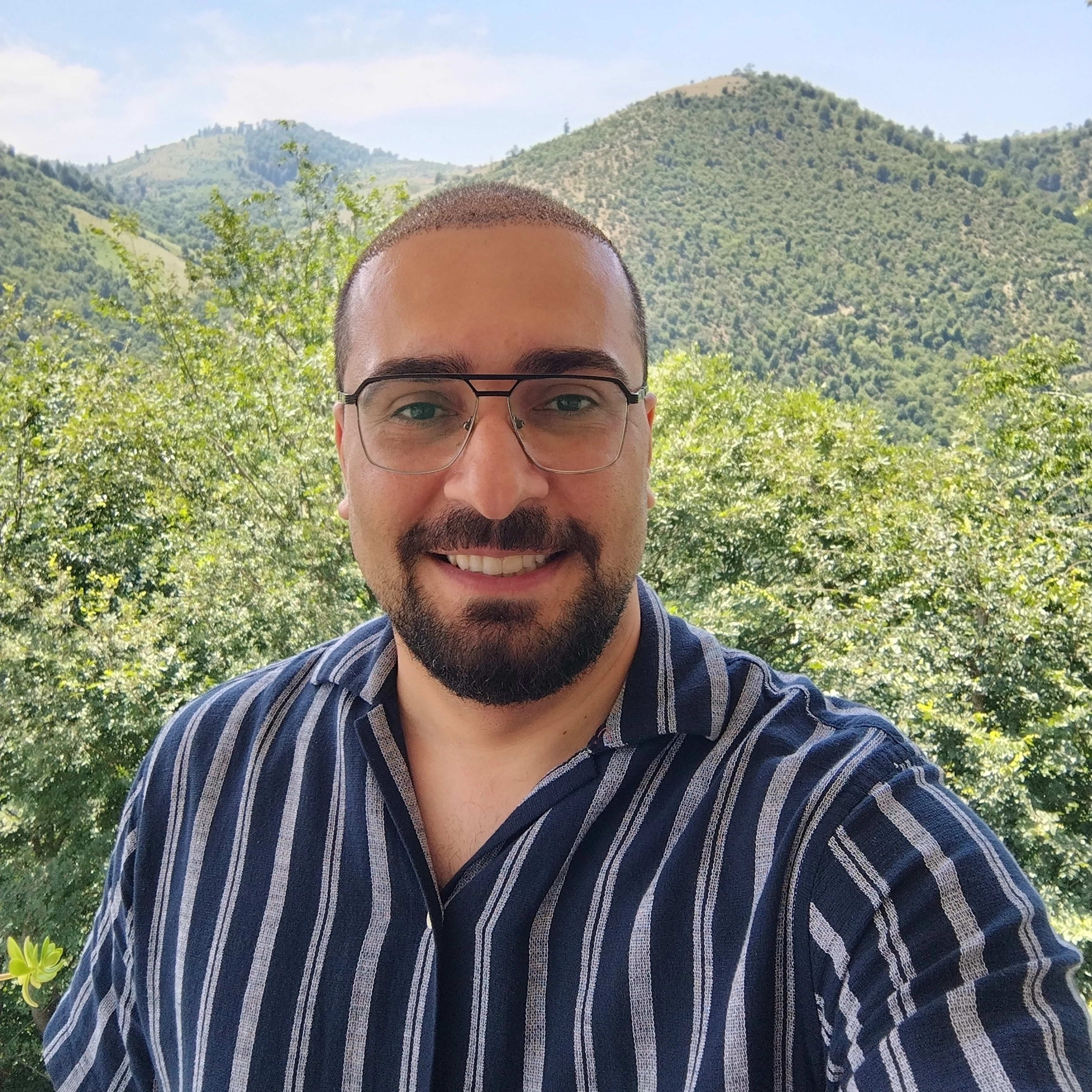 Hamzeh Azarnava